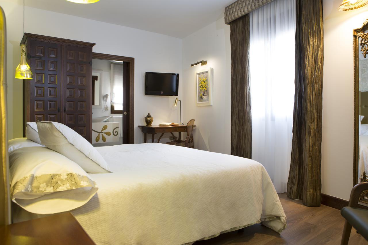 Hotel Hierbaluisa Alarcón Esterno foto